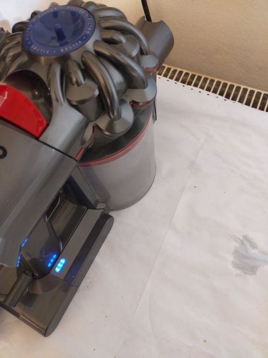 Corp aspirator vertical Dyson V8