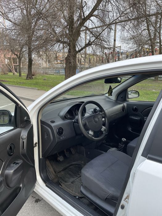 Se vinde chevrolet aveo 1.2 hatchback