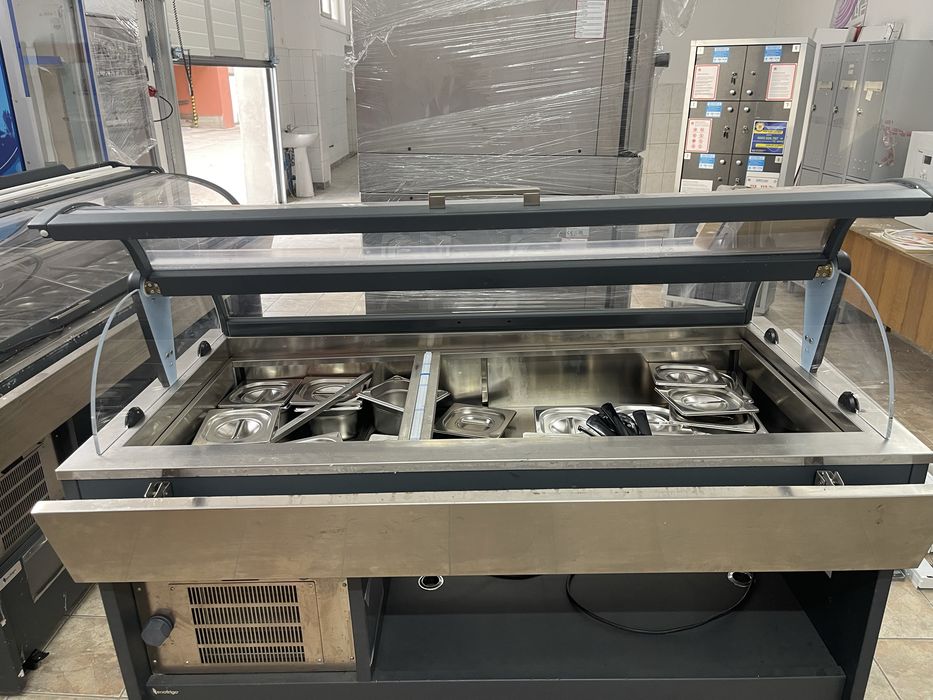 Vitrina frigorifica profesionala Enofrigo Bolero Maxi 1400 RF an 2022 in stare foarte buna