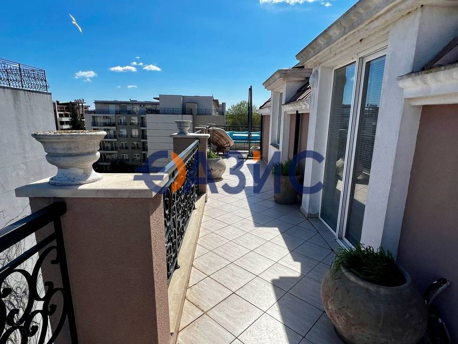 Продава се Тристаен апартамент в к.к. Слънчев бряг - 91 кв.м за 1418 €/кв.м - Снимка #9