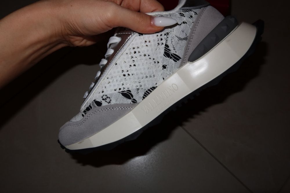 Налични дамски обувки Valentino 36/37 номер