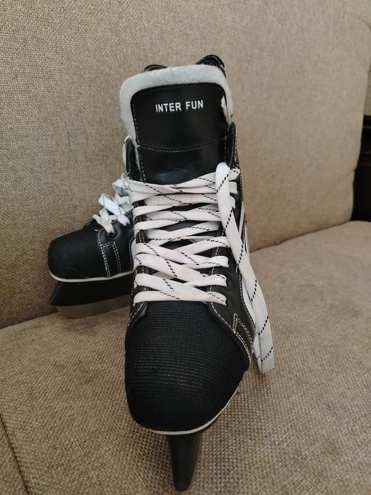 Продам коньки зимние