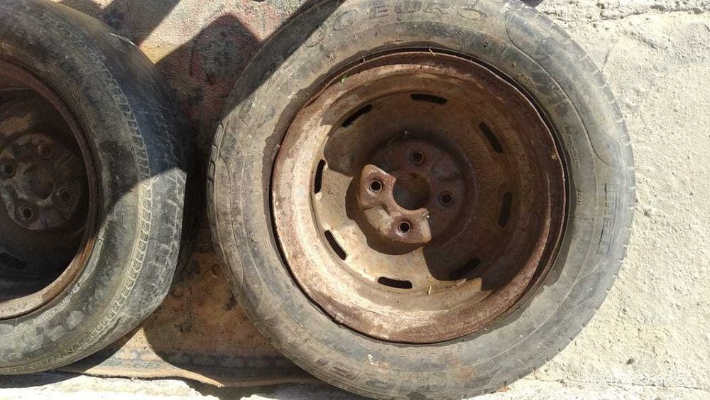 Продаю б\у диск с покрышкой размер 14