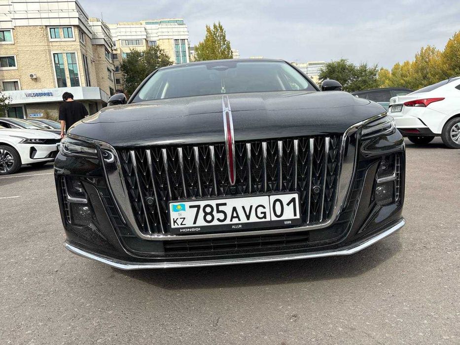 Аренда Hongqi под такси на долгий срок | автопрокат