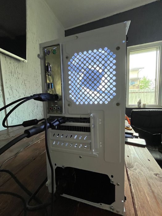 Unitate pc Gaming i5 1080p 16gb ram ssd hdd video Amd
