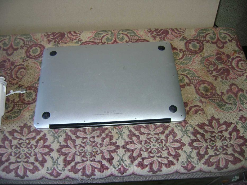 Лаптоп MacBook Air A1466 - i5, 4 GB RAM,128 GB SSD, 4 часа батерия, 2014 г