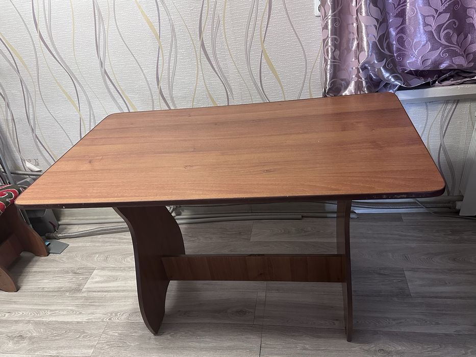 Продам Кухонный стол