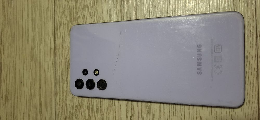 Продам Samsung телефон за 500.000 сум