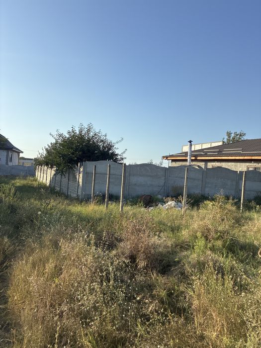 Vand teren intravilan 350 mp Preajba veche zona Semntest