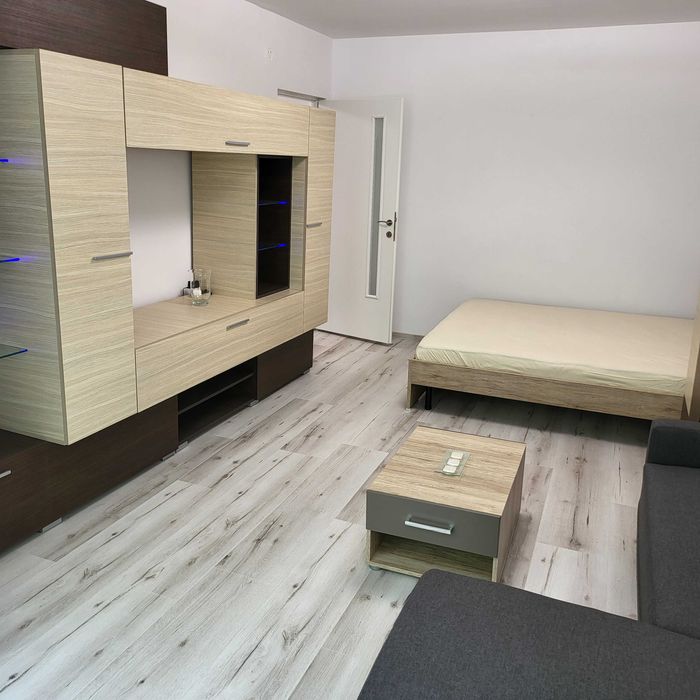 propietar inchiriez apartament , 1 camera , 40 mp , complex studentesc