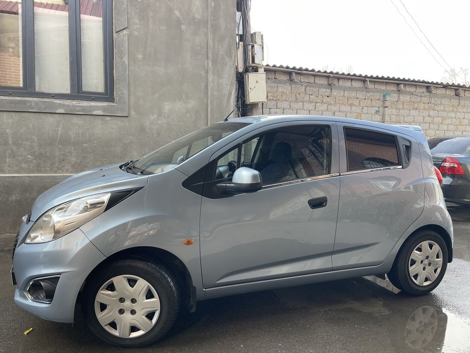 Продам спарк автомат срочно!