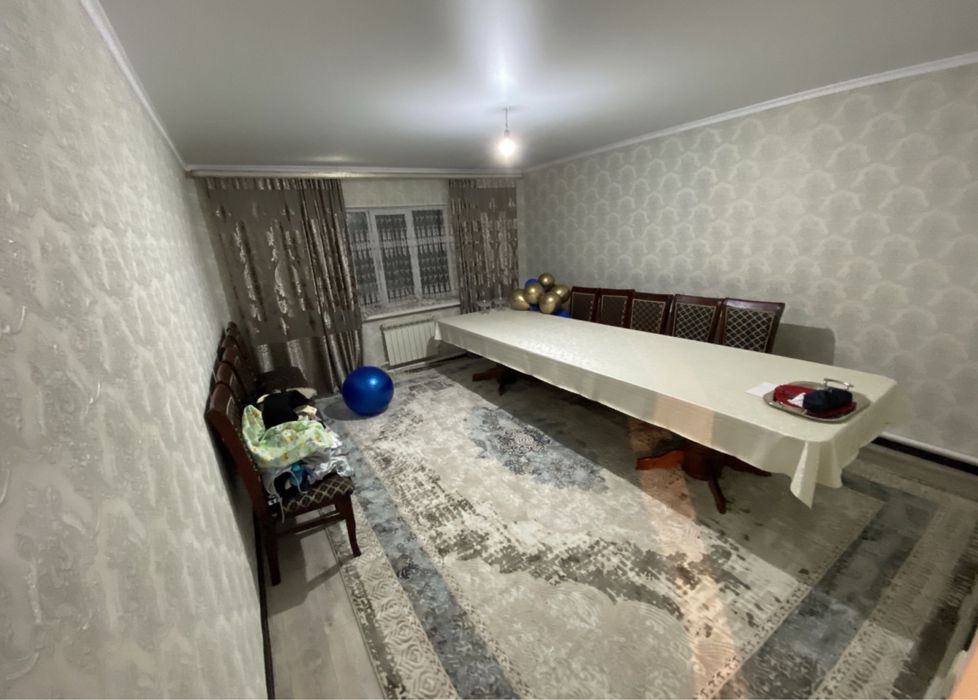 Продам стол гостиный