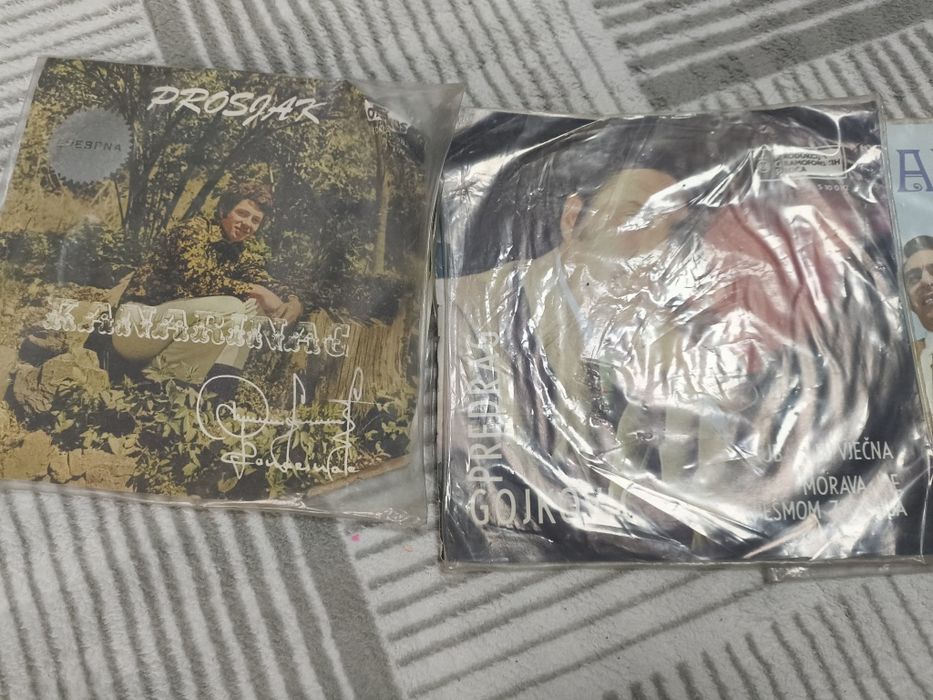 Грамофонни плочи малки и голями