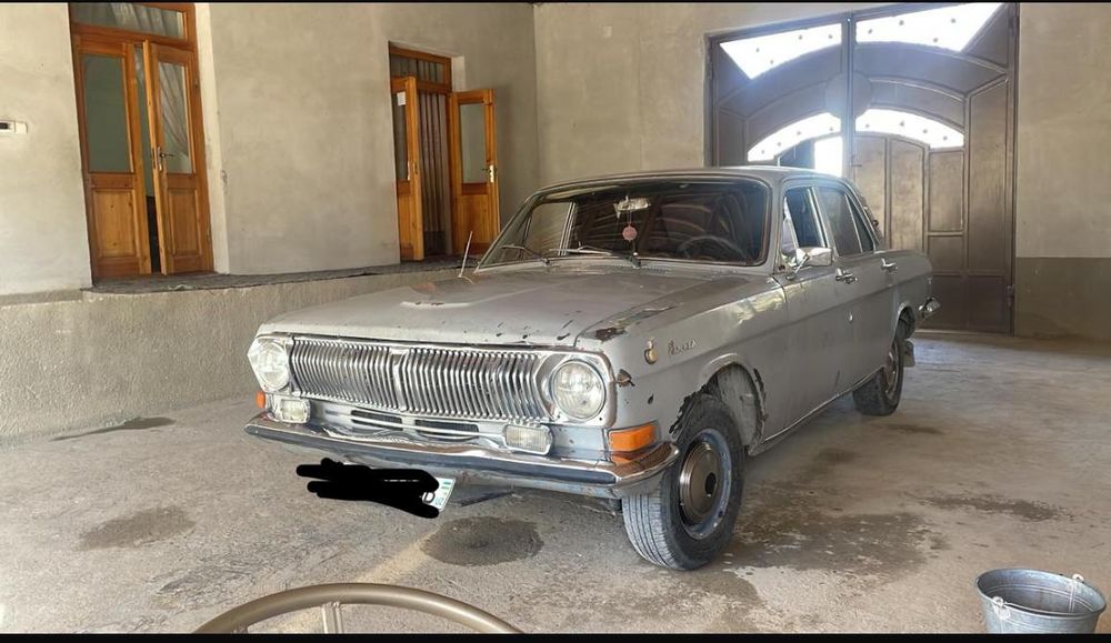 Волга машинаси бор