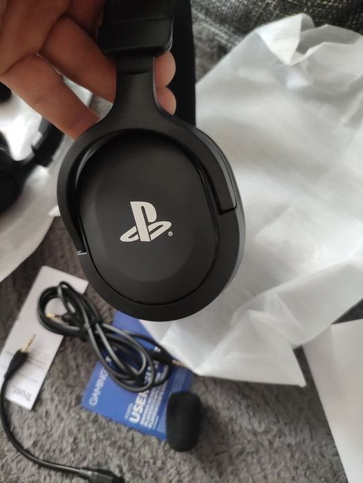 Продавам геймърски слушалки Trust GXT Forta (PlayStation Official Lice