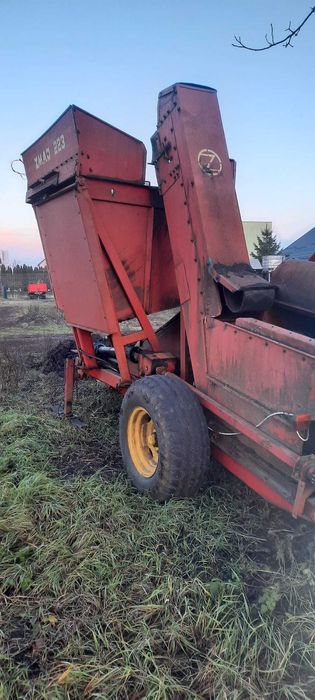 Culegător porumb ZMAJ 223