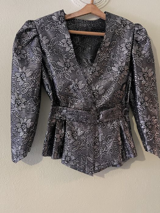 Дамски официален костюм с ламе