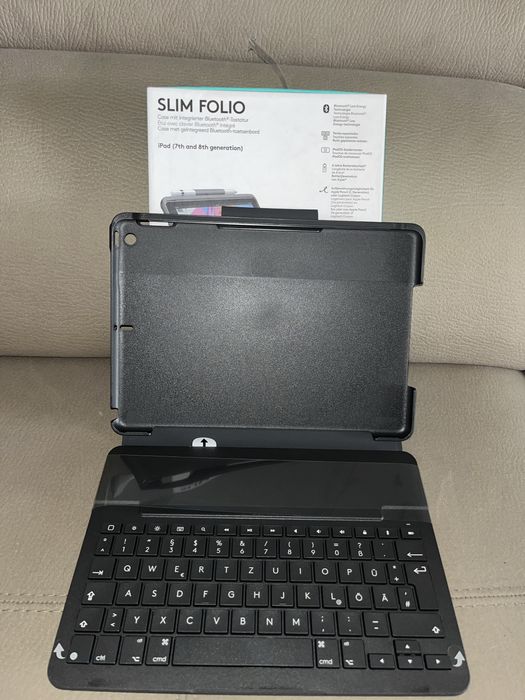 Husă cu tastatură logitech slim folio