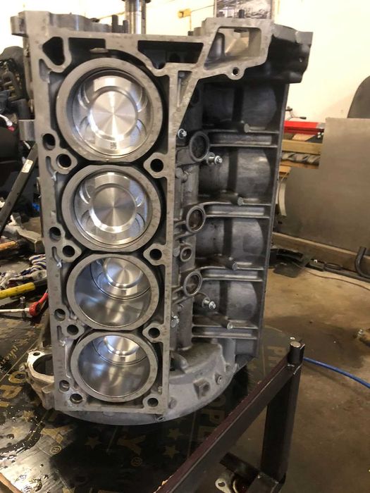 Блок за Mercedes 4.7 V8 -M278