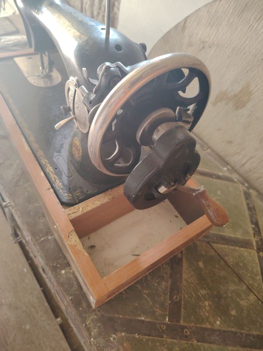 Швейная. Машина ..