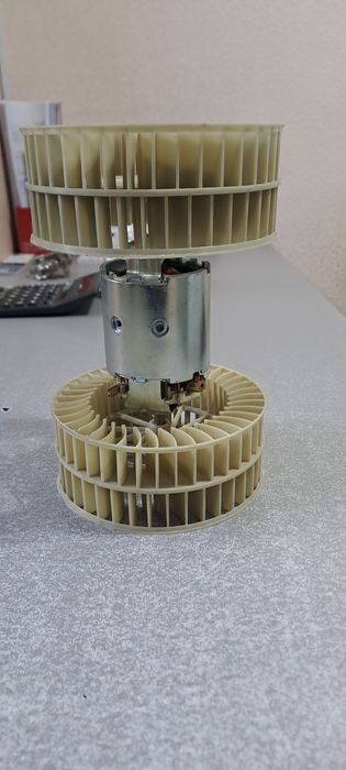 Моторчик печки Mercedes w124