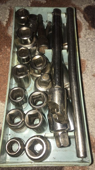 Грабли, лопаты, молотки, кувалды