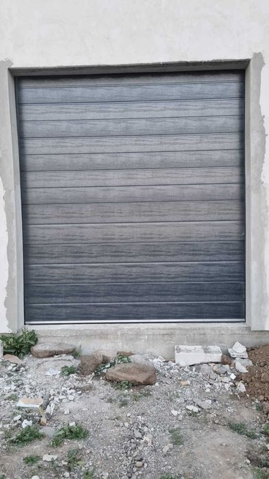 Uși DE GARAJ automatizate