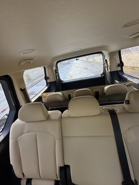 Hyundai Staria 2025 gibrid bez probeg