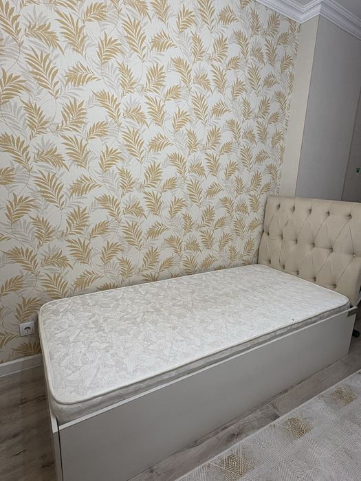 Кровать, вместе с матрацом