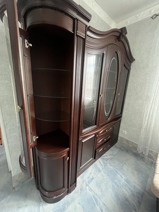 продам серван с тумбой под тв