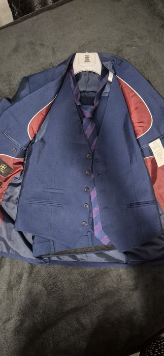 Costum bărbați Cavani 3 piese + cravată, nou, mărimea 40S / EU 50S