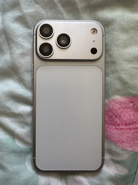 Vand iPhone 17 pro max sanatate baterie 96% stare perfecta detali telefon 0720937670