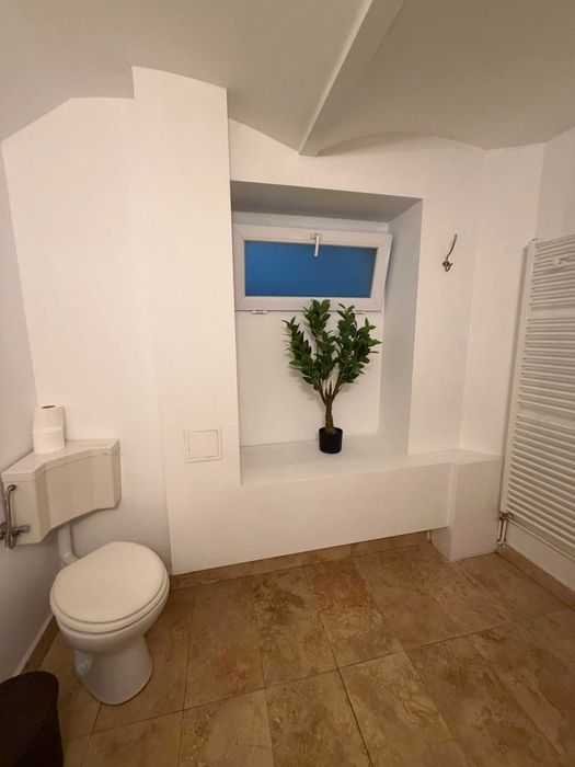 Inchiriez apartament cu utilitati incluse in pret,  studio, in centrul Brasovului, George Baritiu 18, minim 6 luni