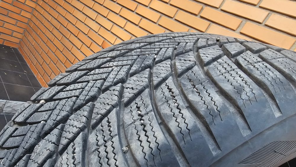 Шины 285/45/R21 BRIDGESTONE BLIZZAK LM001, RFT  4 шт. Липучка