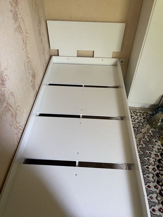 Продам кровать 90*200
