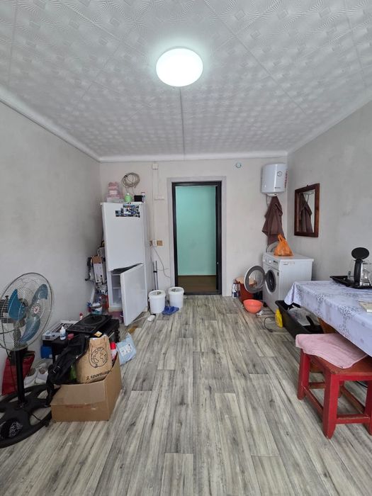 Продам комнату в секционном общежитии.