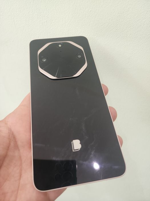 Продам смартфон Blu G75 14/256gb привезен из америки