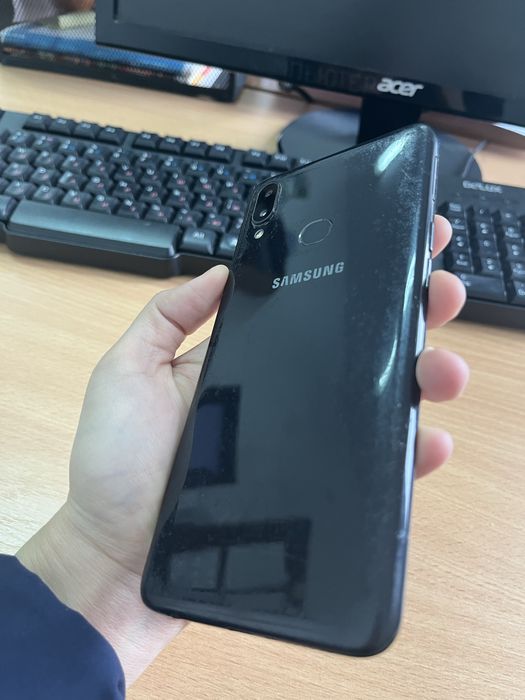 Продам Samsung Galaxy A10