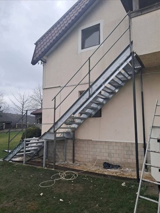 Scări zincate galvanizate