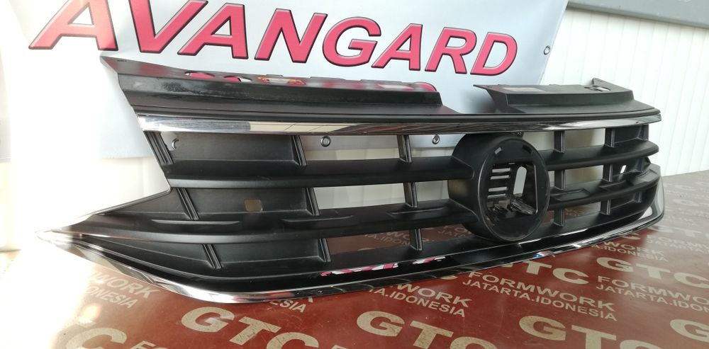 2 броя радиаторни решетки VW Tiguan 5NA 2016-