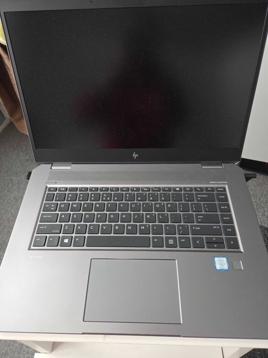 продавам лаптоп HP Zbook Studio g5