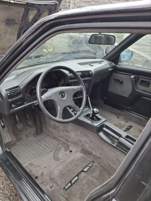 Bmw e30 320i touring fara rugina