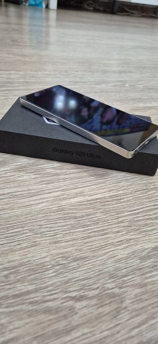 Vând Samsung S25 ULTRA TITANIUM  GRAY 512 GB