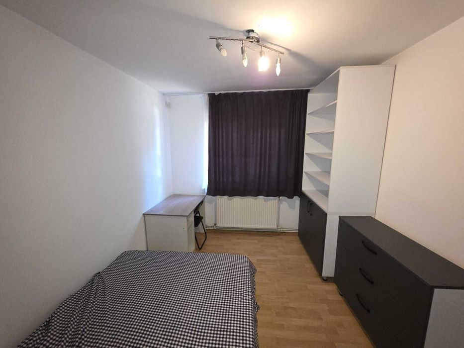 Apartament vu 3 camere foarte spatios in Exercitiu langa liceul Dinu Lipatti