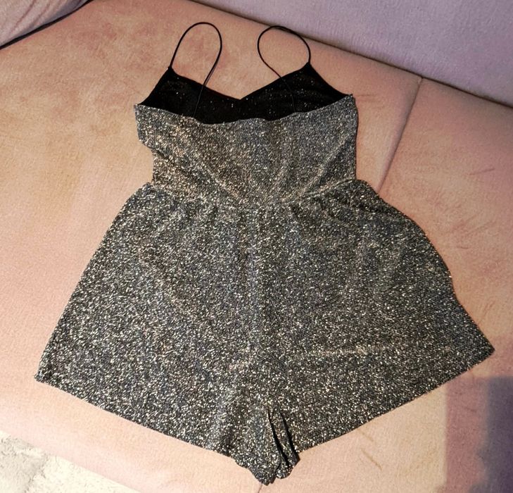 Vând salopeta de seara