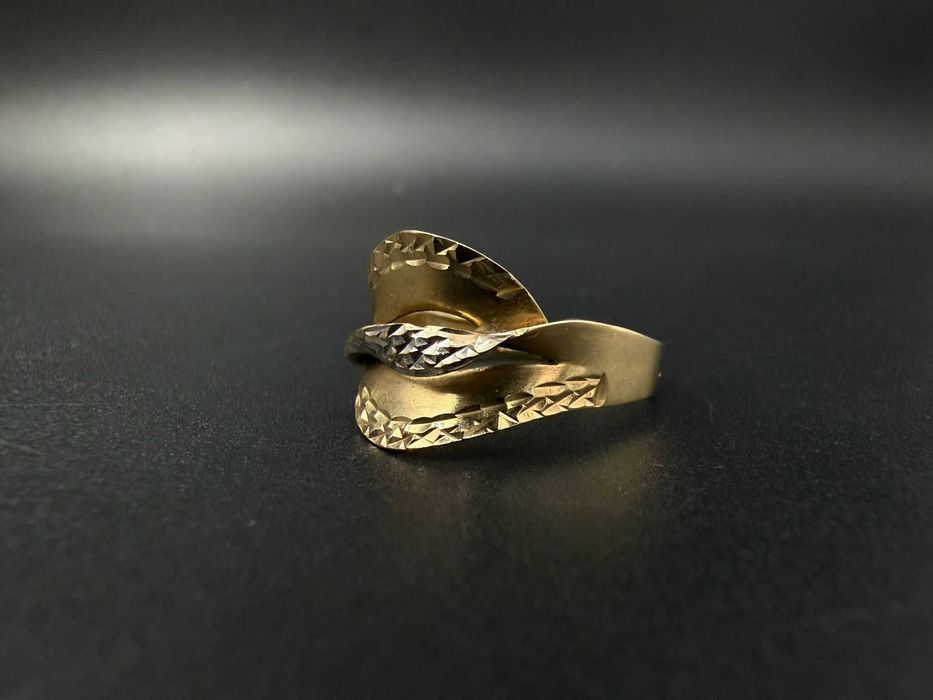 Dracula Amanet: Inel de Aur 2.64Gr/14K.