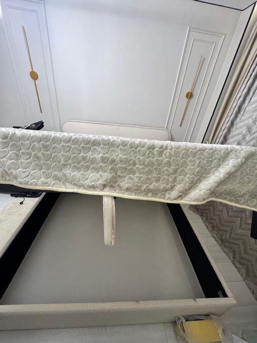 Продам двухспальную кровать