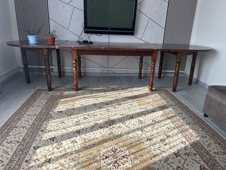 Продается стол для гостиной