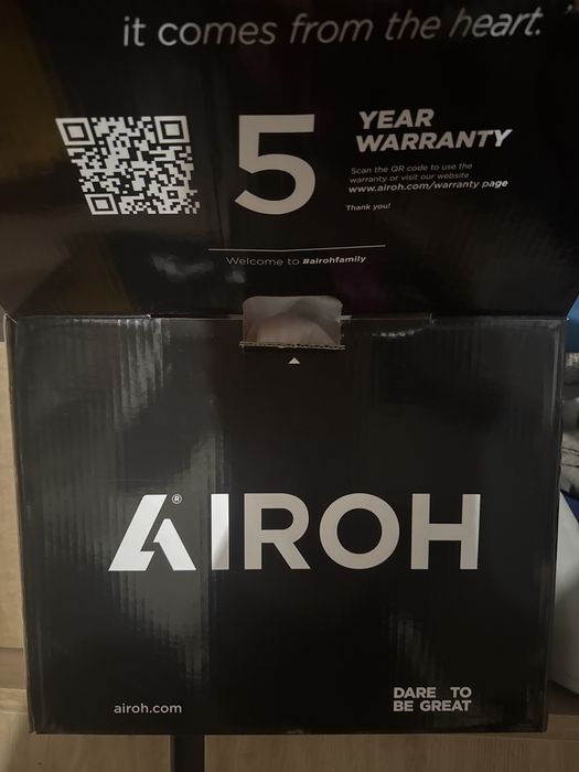 Каска AIROX carboon със станция