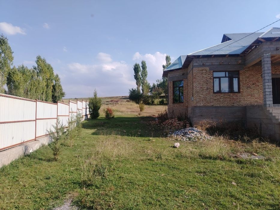 Үй сатылады 5 бөлмелі